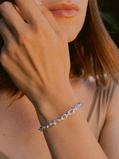 Armband Ankerkette DELICATE Massiv Silber Diamantiert – Detailansicht