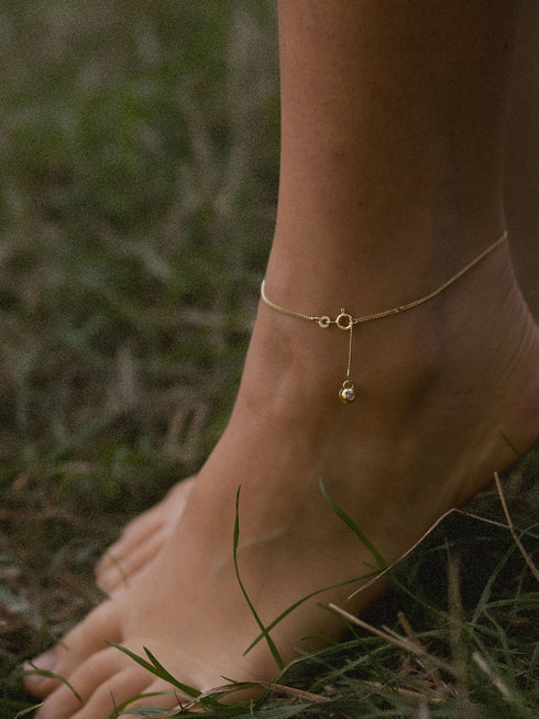 Fußkette Ankerkette mit Kugeln DELICATE 8k Gold getragen